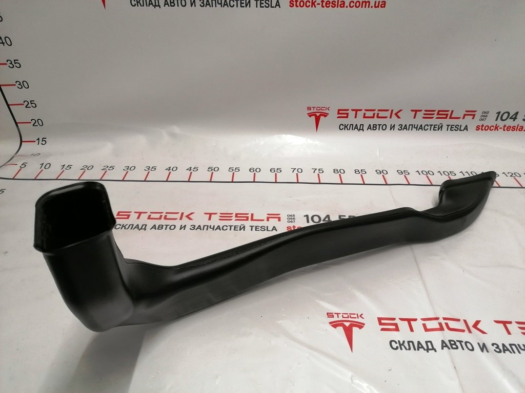 2 Conduit de chauffage pour la 2ème rangée de sièges droite Tesla Model X 1064062-00-A